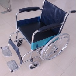 Karma Rainbow 7 Plastic & Mild Steel Chrome Commode  Karma Rainbow 7 Plastic & Mild Steel Chrome Commode